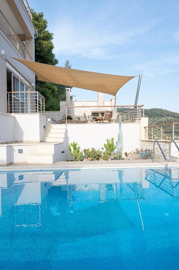 Kalavria Luxury Suites, Afroditi Suite With Magnificent Sea View And Private Swimming Pool. Poros Town Eksteriør billede